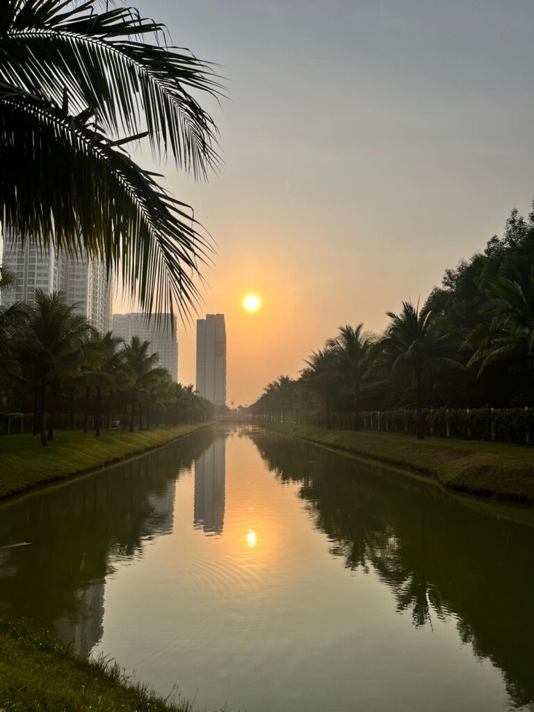 Sunrise in Ho Chi Minh City 