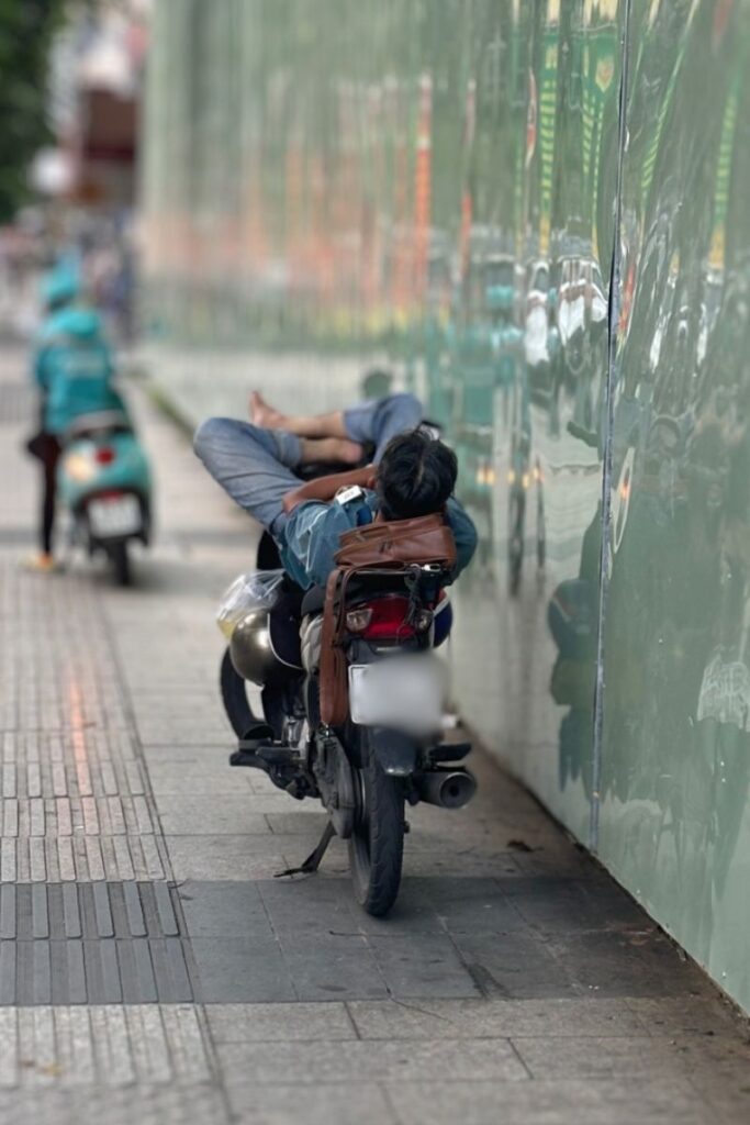 Napping on the side of the road on motorbike how many days in hcmc