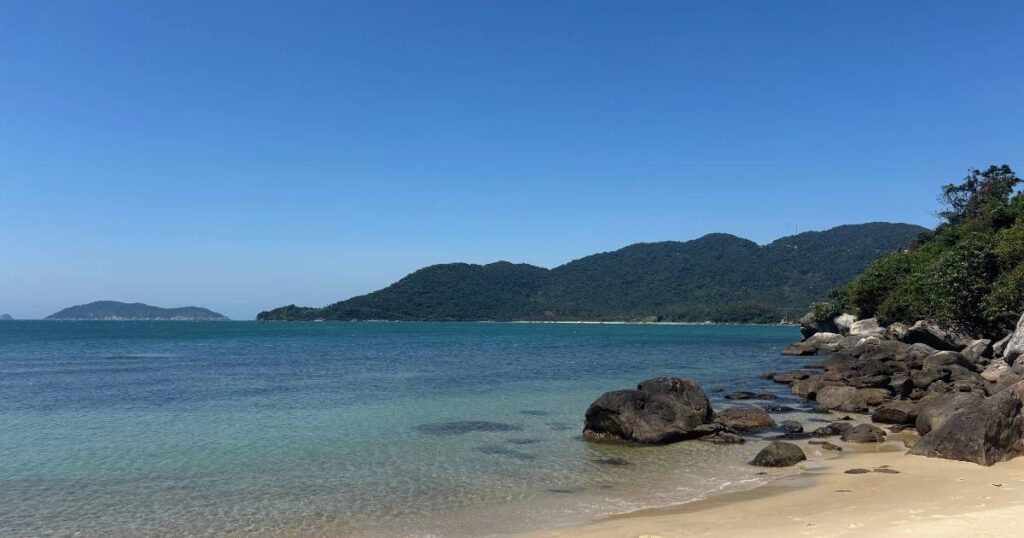 View of Cham Island’s clear turquoise water and sandy beach near Da Nang, offering a peaceful getaway and one of the top day trips for nature lovers visiting Da Nang.